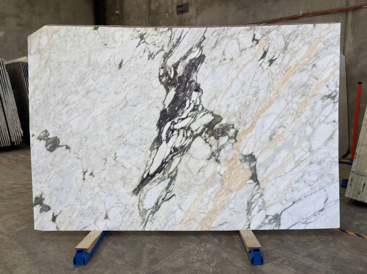 Calacatta Monet Honed